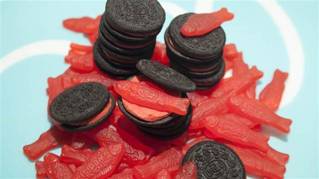 oreo-swedish-fish-010-tease-today-160812_f66881a348a1dd7cd09aa13c128e3385.today-inline-large